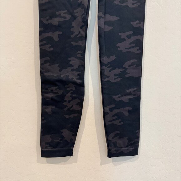 NWT Spanx Look At Me Now Camo Leggings - Picture 8 of 9